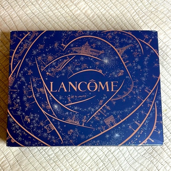 $650! LANCÔME 2024 BEAUTY BOX 10 Iconic Products - Picture 3 of 14